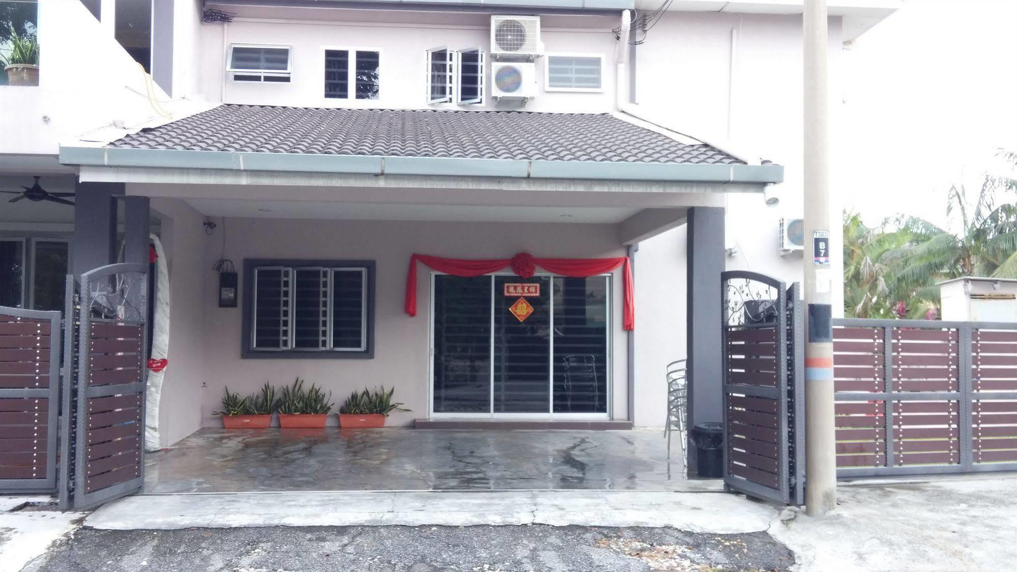 Bercham Vacation House Ипох Экстерьер фото